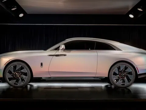 Rolls-Royce đã mất 8.766 giờ để hoàn thiện chiếc Spectre độc nhất này