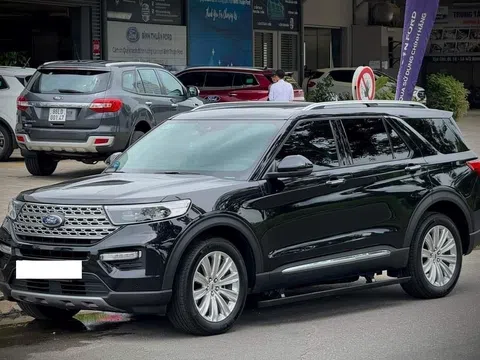 Ngỡ ngàng giá chào bán của Ford Explorer 2022 sau 2 năm sử dụng