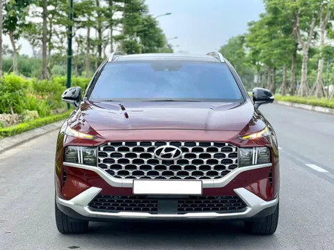 Ngỡ ngàng giá bán lại của Hyundai Santa Fe 2022 sau 2 năm lăn bánh tại Việt Nam