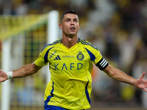 Trực tiếp Al Nassr 0-0 Al Orubah: Chờ Ronaldo tỏa sáng