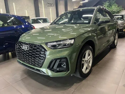 Cận cảnh Audi Q5 Sportback tại đại lý, giá niêm yết chỉ từ 2,49 tỷ đồng