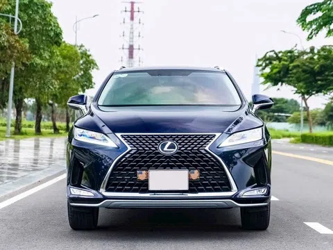 Mới chạy 16.000 km, Lexus RX 300 2021 'lướt' lên sàn xe cũ với giá khó tin