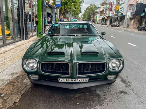 Chiêm ngưỡng hàng hiếm Pontiac Firebird của 'vua cà phê' Đặng Lê Nguyên Vũ