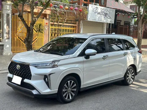 Toyota Veloz Cross 2023 rao bán khó tin sau hơn 1 năm lăn bánh