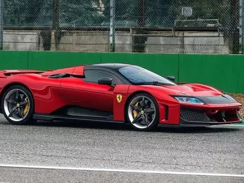 Chiêm ngưỡng siêu phẩm Ferrari F80 ngoài đời thực, giá quy đổi gần 100 tỷ đồng