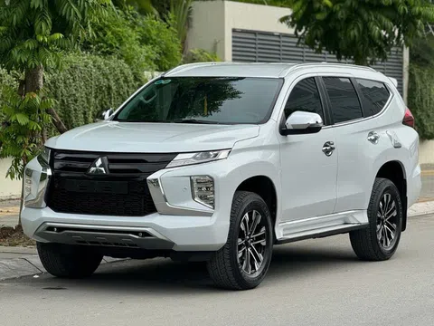 Lăn bánh 3 năm, SUV 7 chỗ Mitsubishi Pajero Sport 2021 rao bán với giá không ngờ