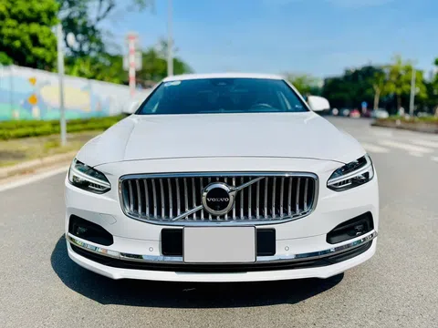 Lăn bánh 2 năm, xe sang Volvo S90 LWB 2022 được chủ nhân bán lại với giá khó tin