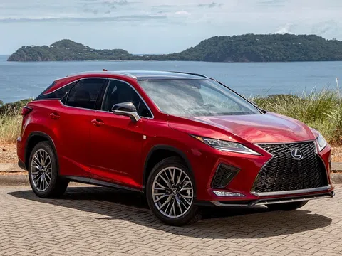 Xe sang Lexus RX 300 F Sport 2022 chạy lướt 14.000 km bán lại với giá thế nào?