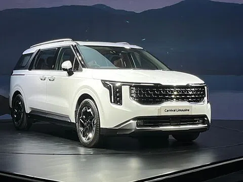 Kia Carnival 2024 'bán chạy như tôm tươi', khách hàng phải chờ 1 năm mới có xe