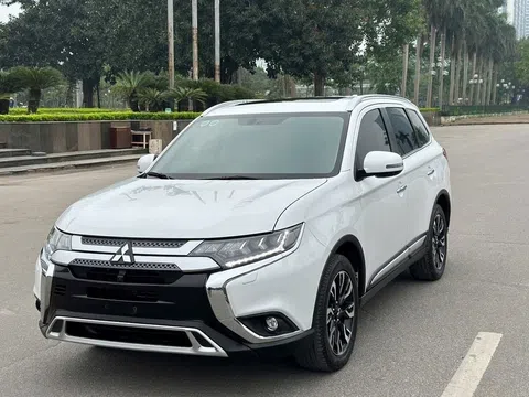 Sau 4 năm lăn bánh, Mitsubishi Outlander 2020 lên sàn xe cũ với giá ngỡ ngàng