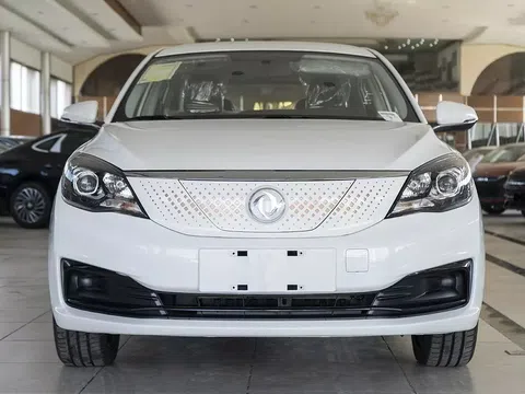 Chi tiết Dongfeng E70 - Sedan điện sắp ra mắt khách Việt, tầm vận hành 400 km/sạc