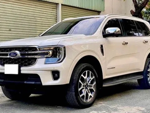 SUV 7 chỗ Ford Everest 2023 bán lại với giá bao nhiêu sau 1 năm lăn bánh?