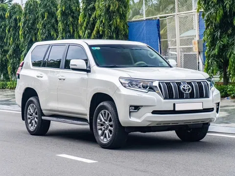 Bất ngờ giá bán của ‘SUV chủ tịch’ Toyota Land Cruiser 2021 sau 3 vạn km sử dụng