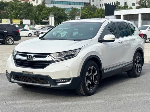 Lăn bánh 10 vạn km, Honda CR-V 2019 ‘full option’ trượt giá ngang một chiếc Kia Morning