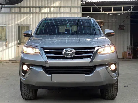 Lăn bánh hơn 5 năm, SUV 7 chỗ Toyota Fortuner 2018 lên sàn xe cũ với giá thế nào?