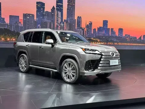 Lexus LX 700h chào sân thị trường hàng xóm với mức giá quy đổi gần 4,5 tỷ đồng