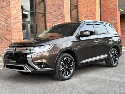 Lăn bánh 4 vạn km, Mitsubishi Outlander Premium 2021 rao bán ngang xe hạng B