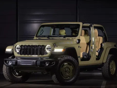 Jeep Wrangler ra mắt phiên bản đặc biệt, lột xác hoàn toàn thành xe quân sự