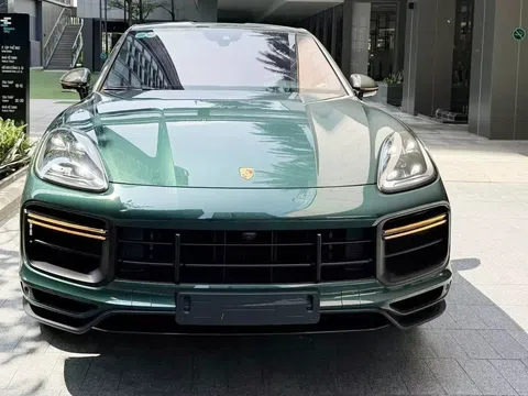 Porsche Cayenne Turbo GT 2022 lướt đầu tiên lên sàn xe cũ sau 2 năm sử dụng tại Việt Nam