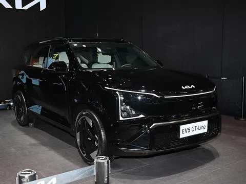 Vén màn SUV điện Kia EV5 GT Line 2025, giá quy đổi chưa đến 800 triệu đồng