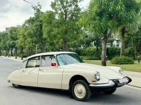 Hàng hiếm Citroen DS 19 có tuổi đời nửa thế kỷ bất ngờ rao bán ngang ngửa Mercedes C200