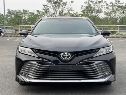 Lăn bánh 4,8 vạn kilomet, Toyota Camry 2020 rao bán chỉ ngang Mazda CX-5