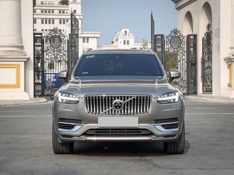 SUV hạng sang Volvo XC90 hybrid 2021 chạy lướt 3 năm lên sàn xe cũ với giá thế nào?