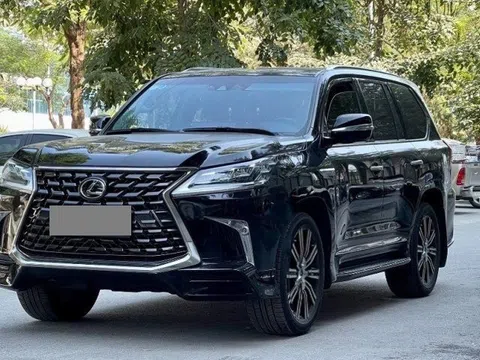 Sau 6 năm lăn bánh, xe sang Lexus LX 570 Super Sport 2018 lên sàn xe cũ với giá thế nào?