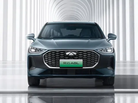 Xe hybrid Chery Fulwin A8L ra mắt: 'Ăn xăng' 4,2 lít/100 km, phạm vi hoạt động hơn 2.100 km