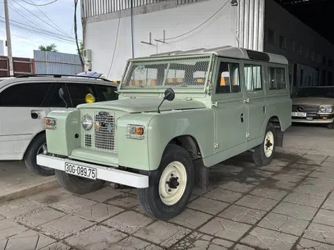 Xế cổ Land Rover đời 1975 rao bán ngang ngửa Mercedes GLC đập hộp