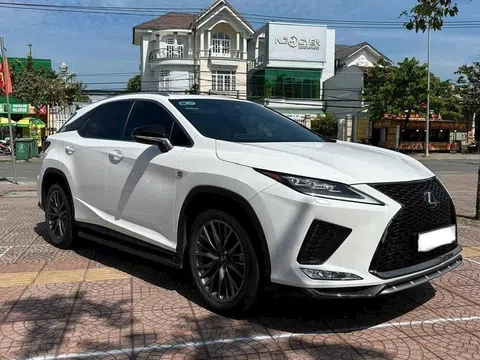 Lăn bánh 3 năm, SUV hạng sang Lexus RX 300 F Sport 2021 bán lại với giá khó tin