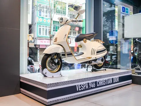 Vespa 946 Christian Dior có gì đặc biệt mà được rao bán với giá cao hơn cả Ford Everest?