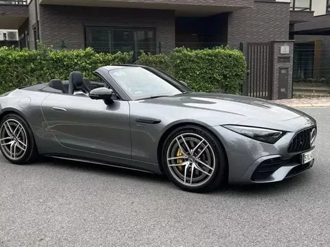 Bất ngờ giá bán lại của Mercedes-AMG SL43 2024 mới lăn bánh 7.000 km