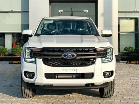 Ford Ranger có thêm bản mới tại Việt Nam, giá bán 733 triệu đồng