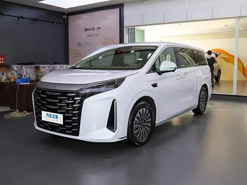 BYD Xia PHEV trình làng: 'Ăn xăng' 5,3 lít/100 km, giá khởi điểm quy đổi từ 865 triệu đồng