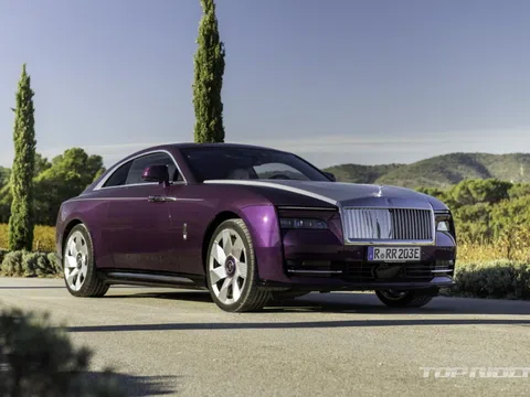 Rolls-Royce lập kỷ lục doanh số bán hàng, củng cố vị thế về xe siêu sang độc bản