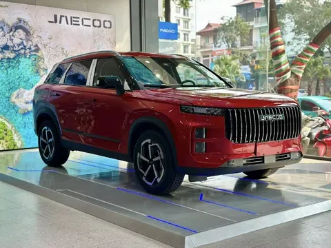 Mục sở thị Jaecoo J7 vừa ra mắt tại đại lý, cơn gió mới trong phân khúc SUV hạng B+