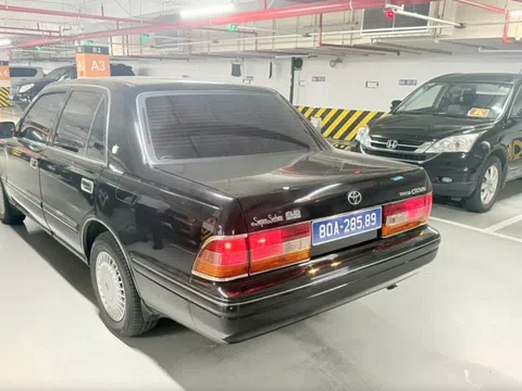 Bộ đôi "Toyota Crown" của Văn phòng Chính phủ tìm được chủ mới sau hơn 20 năm phục vụ