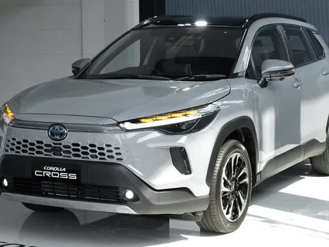 Toyota thống lĩnh thị trường xe hybrid Việt Nam: Không hãng nào đủ sức lật đổ?