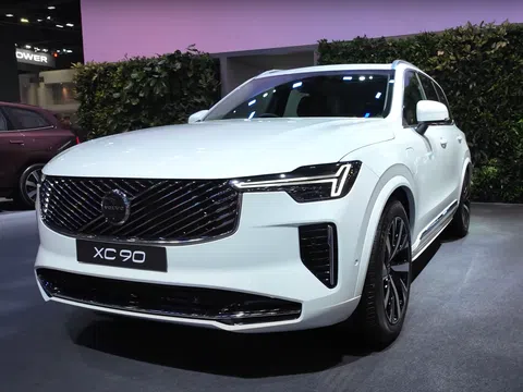 Volvo XC90 2025 ra mắt Đông Nam Á: Máy hybrid 455 mã lực, chờ ngày về Việt Nam