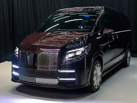 Mercedes-Benz V-Class lột xác với gói độ Mansory: Diện mạo như Rolls-Royce, nội thất xa hoa khó tin