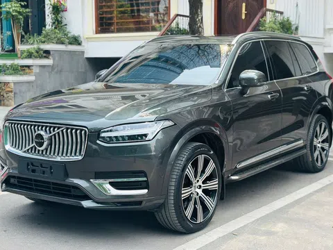 SUV hạng sang Volvo XC90 T8 2021 lăn bánh 4 năm tại Việt Nam lên sàn xe cũ với giá bao nhiêu?