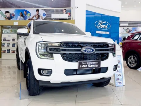 Ford Ranger vẫn là "vua bán tải", Toyota Hilux bán vượt Mitsubishi Triton