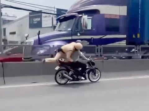Lời trần tình gây phẫn nộ của tài xế khi cố tình để CSGT bám víu yên xe