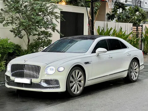 Chạy chưa đến 3.000 km, Bentley Flying Spur V8 2021 vẫn được định giá tới hơn 13 tỷ đồng