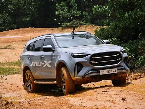 Không nâng cấp động cơ, Isuzu mu-X 2025 có đang tự thu hẹp cơ hội?