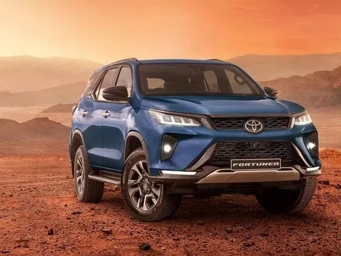 Toyota Fortuner hybrid vận hành thế nào, có giúp tiết kiệm nhiên liệu đáng kể đấu Everest, Pajero Sport?