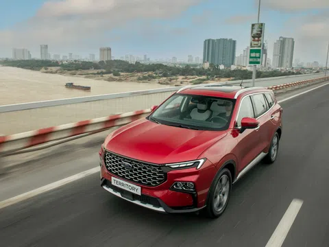 Ford Territory lần đầu bán chạy hơn Mazda CX-5, rộng cửa đứng đầu phân khúc SUV cỡ C chạy xăng