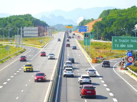 Chuyển làn đúng cách trên cao tốc để tránh bị phạt và trừ điểm bằng lái