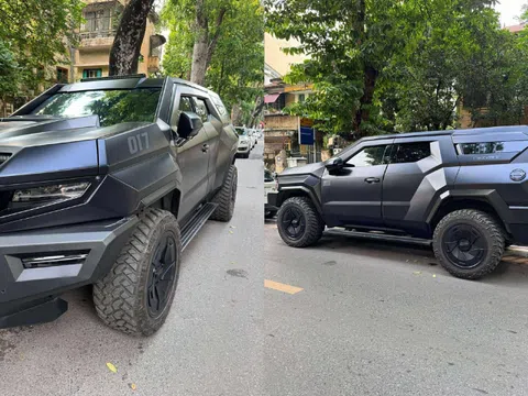Bắt gặp "khủng long" Rezvani Vengeance trên đường phố Hà Nội: Hầm hố như xe quân sự, có khả năng chống đạn